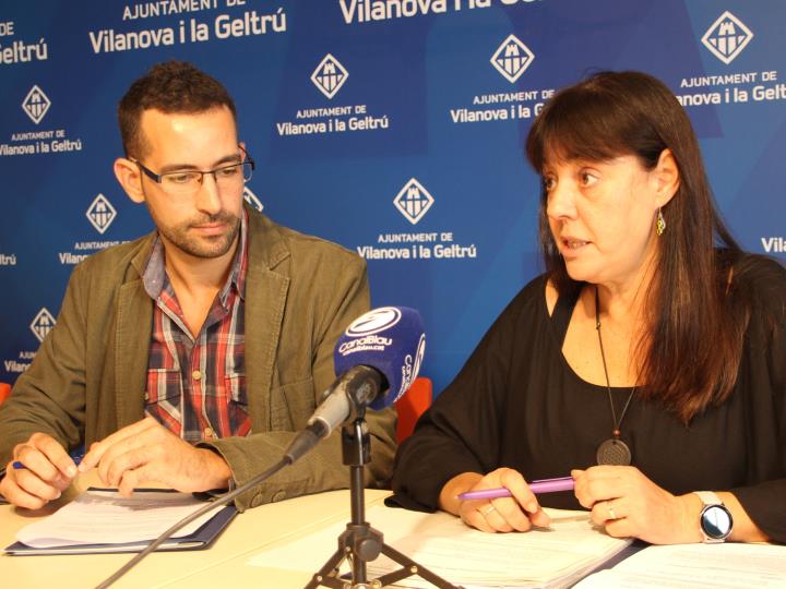 Jordi Medina i Olga Arnau, a la roda de premsa del govern de Vilanova. Ajuntament de Vilanova