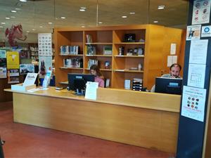 La biblioteca Joan Oliva de Vilanova torna a obrir després de les obres de reforma. Ajuntament de Vilanova