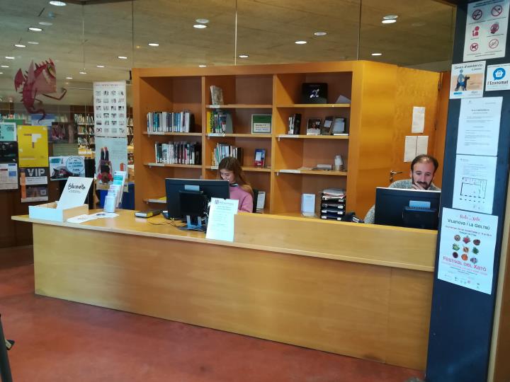 La biblioteca Joan Oliva de Vilanova torna a obrir després de les obres de reforma. Ajuntament de Vilanova
