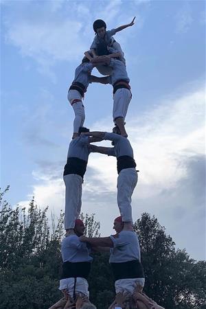 La Jove de Vilafranca descarrega novament tres castells de 6. Ruben Cabello