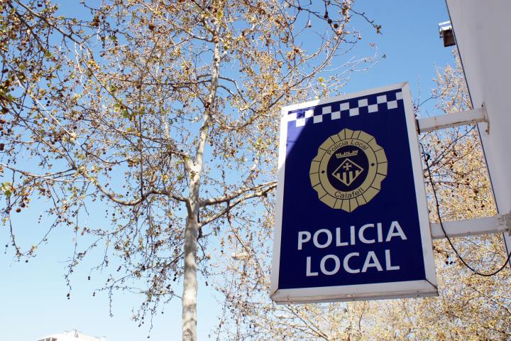 La Policia local de Calafell fa una actuació cada dos dies relacionada amb els gossos. Ajuntament de Calafell