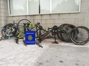 La Policia Local de Vilafranca recupera cinc bicicletes presumptament robades i deté dos individus. Ajuntament de Vilafranca