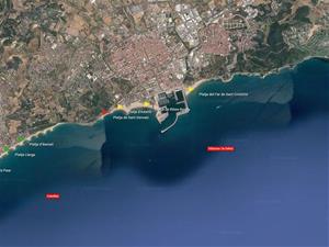 La presència de meduses a la costa de Vilanova obliga a hissar la bandera vermella . EIX