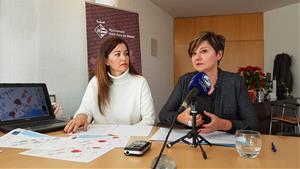 La regidora d’Habitatge, Ana Herrera (esquerra) i l’alcaldessa, Abigail Garrido (dreta) a la roda de premsa sobre el Pla Especial dels Habitatges d’Ús