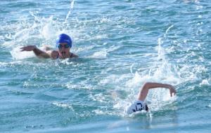 La Travessia d’Hivern de Sitges i el Duatló infantil es disputen al Port d’Aiguadolç . Ajuntament de Sitges