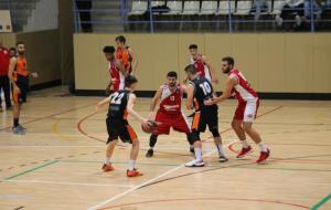 L'AB El Vendrell es torna a encallar en el darrer quart i suma una nova derrota