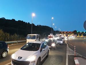 L'accés tallat a l'autopista AP-7 a Sant Sadurní d'Anoia. CUP Sant Sadurní