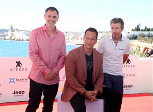 L'actor Patrick Wilson i el director del film 'En la hierba alta', Vincenzo Natali, amb el productor de la cinta (a la dreta), a Sitges. ACN