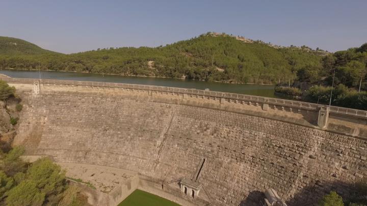 L’Agència Catalana de l’Aigua rehabilitarà el canal del reg del Foix per acabar amb els problemes de sobreeiximents. Ajuntament de Cubelles