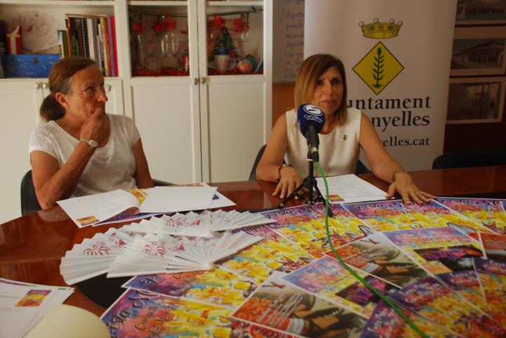 L'alcaldessa de Canyelles, Rosa Huguet, i la regidora de Fires i festes, Carme Massana, han presentat el programa de la Festa Major. Míriam de Lamo