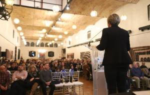 L'alcaldessa de Sant Pere de Ribes, Abigail Garrido, en el discurs de cloenda de la XVI Nit de l'Esport. Eix