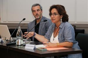 L'alcaldessa de Sitges, Aurora Carbonell, i el soci director de Vivential Value, Rafael González, a la presentació de l'Estudi de Reputació Turística.