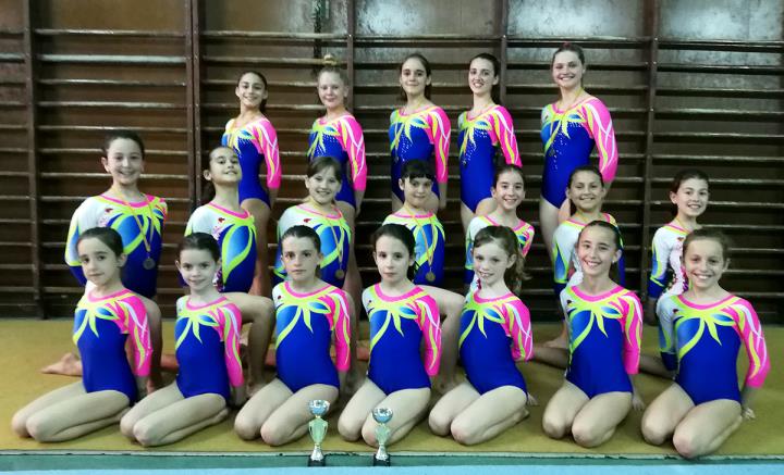 L'equip d'escolars B-C-E. Eix