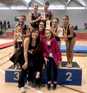 Les gimnastes i els tècnics de l’AE Gimnàstica Baix Penedès