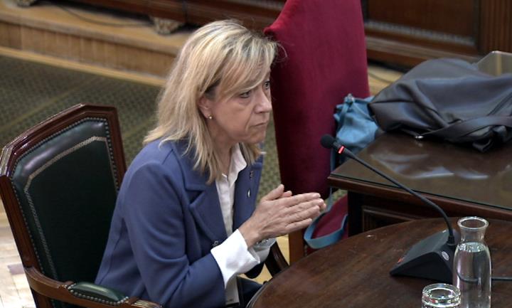 L'expresidenta de l'AMI i alcaldessa de Vilanova i la Geltrú, Neus Lloveras, declarant com a testimoni al Tribunal Suprem el 24-4-19 . Tribunal Suprem