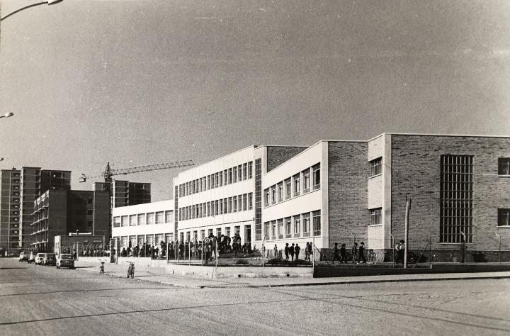 L'Institut Manuel de Cabanyes al 1973. Foto Jordi Mas. Arxiu Comarcal del Garraf