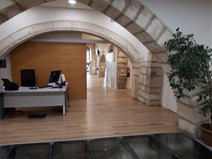 L’Oficina d’Atenció Ciutadana de Vilafranca obre amb un nou accés des del carrer i amb més espai i punts d’atenció . Ajuntament de Vilafranca