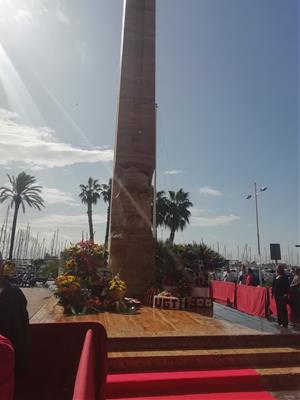 L’ofrena floral al monument a Francesc Macià amb motiu de la Diada ha estat marcada pel to reivindicatiu i de manifestació del discurs de l’alcaldessa