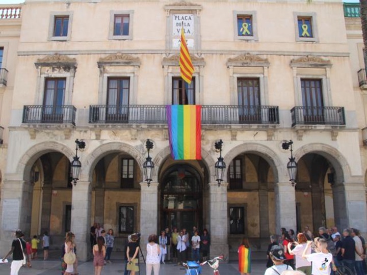 L'orgull posa color als municipis del Penedès i Garraf. Ajuntament de Vilanova