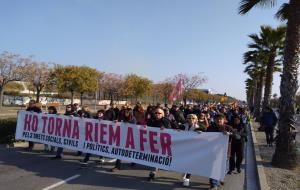 Manifestació a Vilafranca per la vaga del 21-F