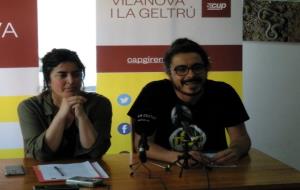 Marta Jofra i Enric Garriga, en roda de premsa. Capgirem-CUP