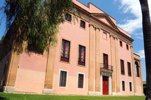 Masia Cabanyes, seu del Consell Comarcal del Garraf. Eix