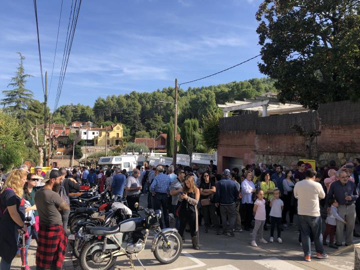 Més de 70 vehicles clàssics de diferents èpoques participen a la trobada de Gelida. Ajuntament de Gelida