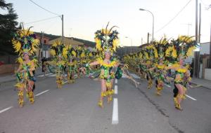 Més de tres mil participants donen color al carnaval de Sant Martí Sarroca. Ajt Sant Martí Sarroca