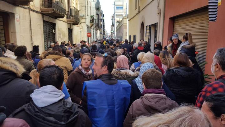 Mobilització ciutadana per aturar un nou desnonament a Vilanova i la Geltrú. Som VNG