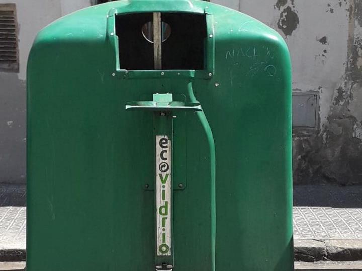 Nova campanya d'Ecovidrio per augmentar el reciclatge del vidre a Vilanova a l'estiu. Ajuntament de Vilanova