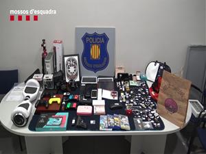 Objectes intervinguts pels Mossos d'Esquadra dels pressumptes autors dels robatoris amb força en domicilis de Vilanova, L'Hospitalet i Lleida. ACN