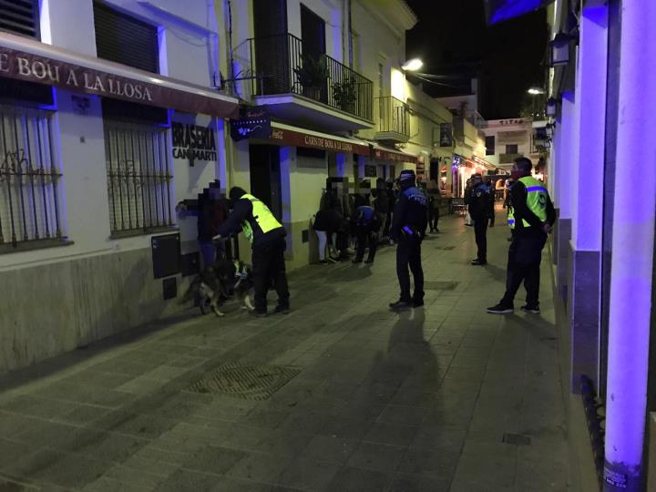 Obren 18 expedients per infraccions en un dispositiu especial d’oci nocturn a Sitges. Policia local de Sitges