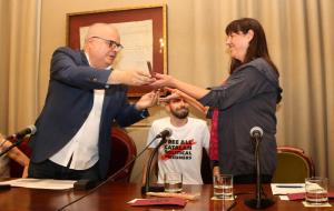 Olga Arnau (ERC) es converteix en alcaldessa de Vilanova garantint que negociarà un govern “de majoria absoluta independentista”