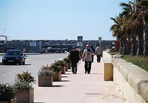 Passeig del Trajo de Garbí. Eix