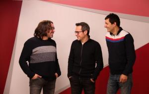 Pemi Rovira, Jesús Rovira i Jaume Piñol en un pla mitjà després de l'entrevista amb l'ACN. ACN