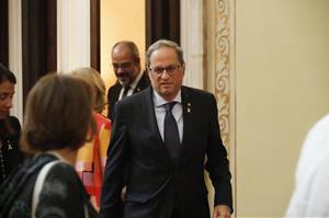 Pla americà del president de la Generalitat, Quim Torra, sortint del seu despatx al Parlament el 17 d'octubre de 2019. ACN