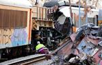 Pla general de la capçalera del tren de Rodalies accidentat a Castellgalí, totalment destrossada per l'impacte del xoc. ACN