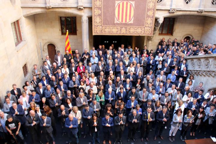 Pla general dels alcaldes amb el president i vicepresident del Govern, Quim Torra i Pere Aragonès, i el president del Parlament, Roger Torrent. ACN