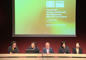 Pla general dels organitzadors del Most 2019 durant la presentació de la programació d'aquesta edició a l'Auditori Vinseum de Vilafranca del Penedès. 