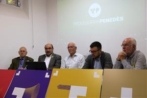 Pla general dels representants de l'entitat Provegueria Penedès, durant la roda de premsa a Vilafranca del Penedès, on han presentat el congrés . ACN