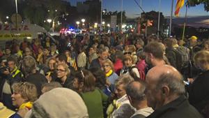 Pla general d'un grup de participants de la Marxa per la Llibertat que ha sortit des del passeig de les Palmeres de Tarragona. ACN