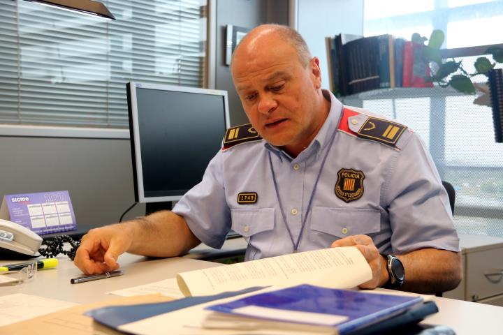 Pla mitjà de l'intendent Vicenç Gasulla, sotscap de la Comissaria general de mobilitat dels Mossos d'Esquadra. ACN