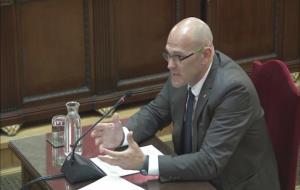 Pla mitjà, extret de senyal institucional, de Raül Romeva, durant l'últim torn de paraula al Tribunal Suprem. Tribunal Suprem