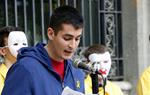 Primer pla de Joan Mangues, aquest diumenge durant la seva intervenció en la concentració a Igualada. ACN