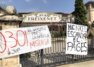 Protesta dels pagesos a les portes de Freixenet. Eix