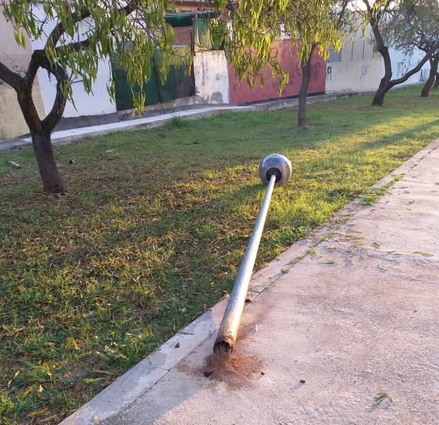 Queixes dels veïns de La Collada per les bretolades reiterades al parc del carrer Aneto. Josep Ll. Fauri