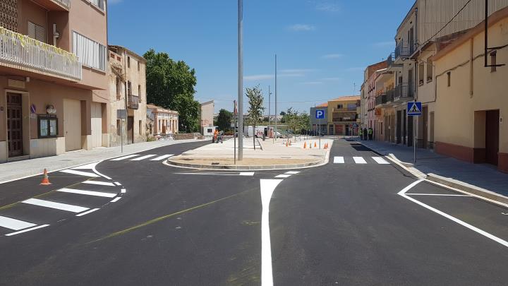Reobertura del remodelat accés a Llorenç del Penedès per la plaça de la Vila. Ajt Llorenç del Penedès