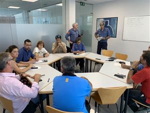 Reunió de comandaments per valorar les afectacions causades per l’esclafit que aquest mati ha provocat importants danys a Vilanova. Ajuntament de Vila