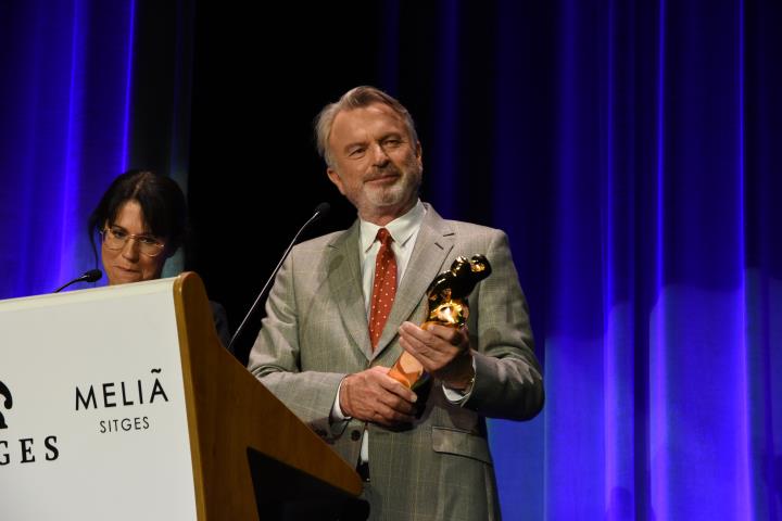 Sam Neill amb el Gran Premi Honorífic del Festival de cinema de Sitges, el 12 d'octubre del 2019. ACN