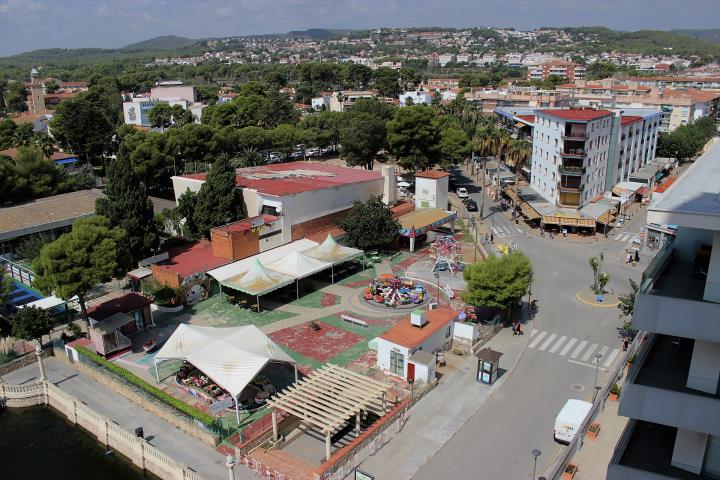 S’aproven les bases del concurs de projectes arquitectònics de l’edifici del Tabaris de Coma-ruga. Ajuntament del Vendrell